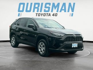 Used 2022 Toyota RAV4 LE image 1