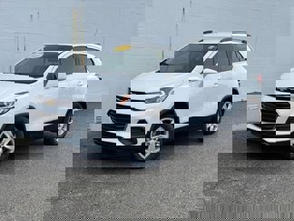Used 2020 Chevrolet Trax LT w/ LT Convenience Package image 1