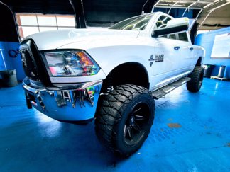 Used 2017 RAM 2500 SLT image 1