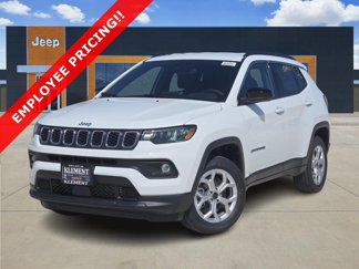 New 2025 Jeep Compass Latitude image 1