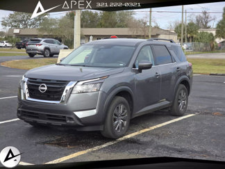 Used 2024 Nissan Pathfinder SV image 1