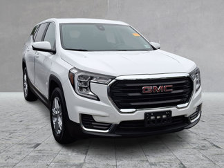 Used 2023 GMC Terrain SLE image 1