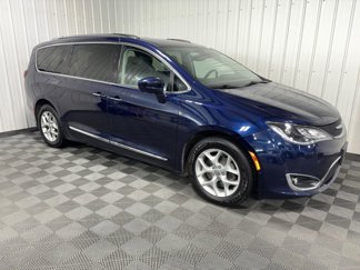 Used 2017 Chrysler Pacifica Touring-L Plus image 1