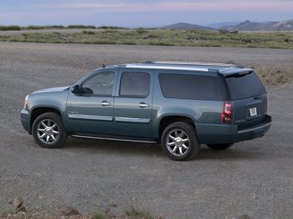 Used 2013 GMC Yukon XL Denali image 1