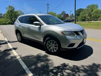 Used 2015 Nissan Rogue S image 1