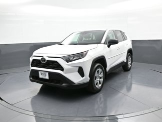 Certified 2022 Toyota RAV4 LE image 1