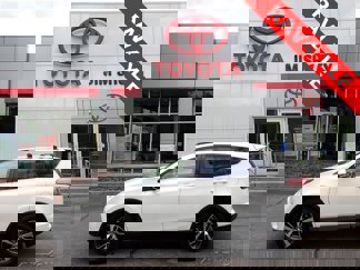 Used 2017 Toyota RAV4 XLE image 1