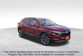 New 2025 Chevrolet Trax LT w/ Driver Confidence Package image 1