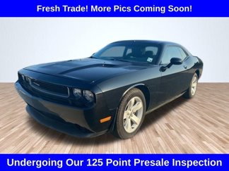 Used 2012 Dodge Challenger SXT image 1