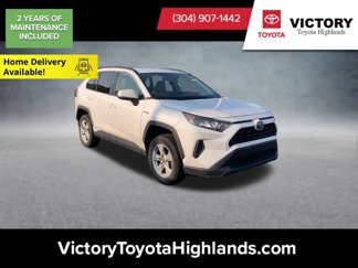 Used 2021 Toyota RAV4 LE image 1