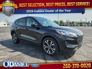 Used 2021 Ford Escape SE w/ SE Sport Appearance Package image 1