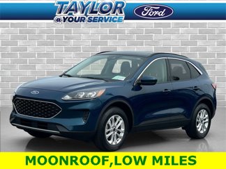 Used 2020 Ford Escape SE image 1