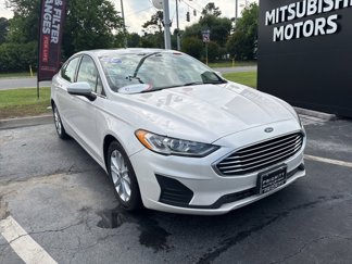 Used 2020 Ford Fusion SE image 1