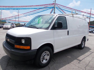 Used 2017 Chevrolet Express 2500 image 1