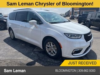 Used 2022 Chrysler Pacifica Touring-L image 1