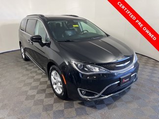 Certified 2017 Chrysler Pacifica Touring-L w/ Tire & Wheel Group image 1