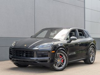 Used 2024 Porsche Cayenne S image 1