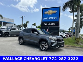 Used 2022 Volkswagen Taos SE image 1