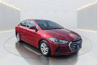 Used 2017 Hyundai Elantra SE image 1
