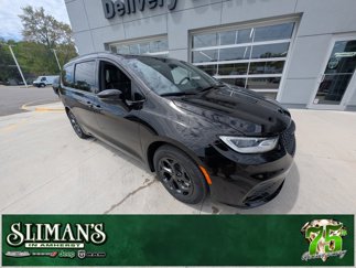 New 2025 Chrysler Pacifica Select image 1