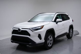 Used 2022 Toyota RAV4 XLE w/ Convenience Package image 1