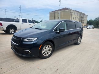 Used 2023 Chrysler Pacifica Touring-L image 1