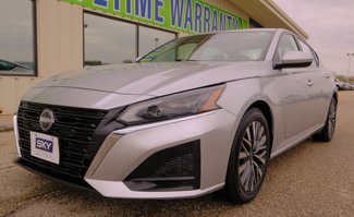 Used 2023 Nissan Altima 2.5 SV image 1