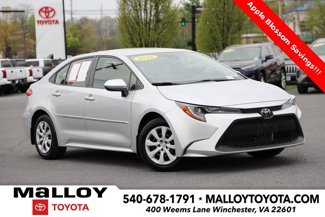 Certified 2022 Toyota Corolla LE image 1