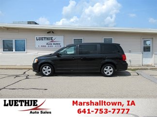 Used 2013 Dodge Grand Caravan SXT image 1