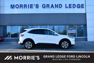 Used 2022 Ford Escape SEL image 1