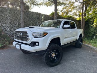 Used 2017 Toyota Tacoma SR image 1