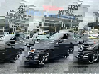 Used 2023 Chevrolet Malibu LT image 1