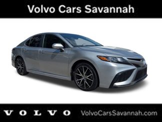 Used 2022 Toyota Camry SE image 1