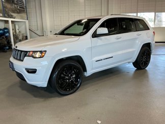 Used 2019 Jeep Grand Cherokee Altitude image 1