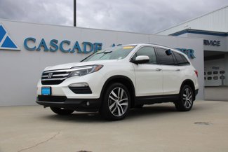 Used 2017 Honda Pilot Touring image 1