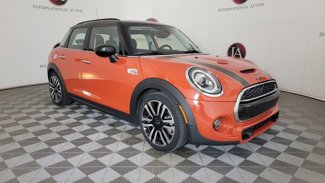 Used 2021 MINI Cooper S w/ 6.5" Touchscreen Package image 1
