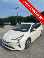Used 2016 Toyota Prius Four image 1