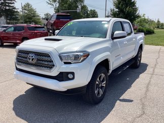 Used 2017 Toyota Tacoma TRD Sport image 1