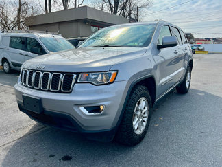 Used 2019 Jeep Grand Cherokee Laredo image 1