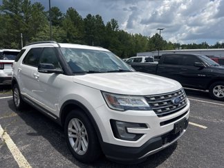 Used 2016 Ford Explorer XLT w/ Equipment Group 202A image 1