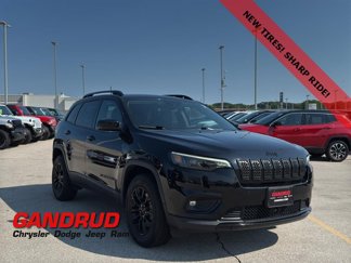 Used 2023 Jeep Cherokee Altitude Lux image 1