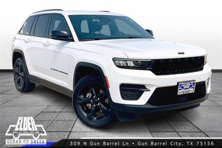 Used 2024 Jeep Grand Cherokee Altitude image 1