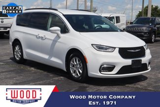 Used 2022 Chrysler Pacifica Touring-L image 1