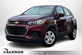 Used 2017 Chevrolet Trax LS image 1