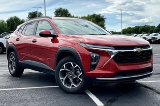 Used 2024 Chevrolet Trax LT w/ LT Convenience Package image 1