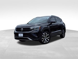 Used 2022 Volkswagen Taos SE image 1