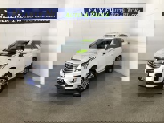 Used 2017 Cadillac XT5 Luxury w/ Driver Awareness Package image 1