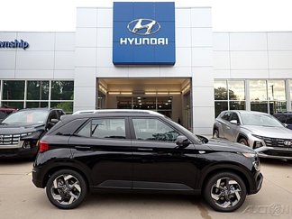 New 2025 Hyundai Venue SEL image 1
