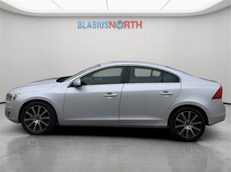 Used 2018 Volvo S60 T5 Inscription image 1