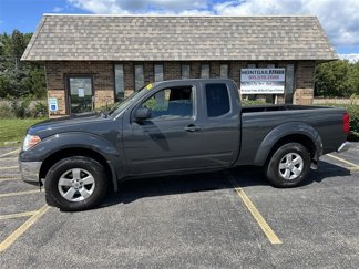 Used 2011 Nissan Frontier SV image 1